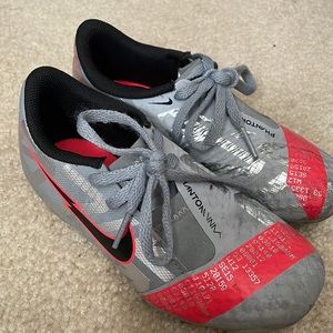 Nike skin Phantom soccer or football cleats size 11.5c